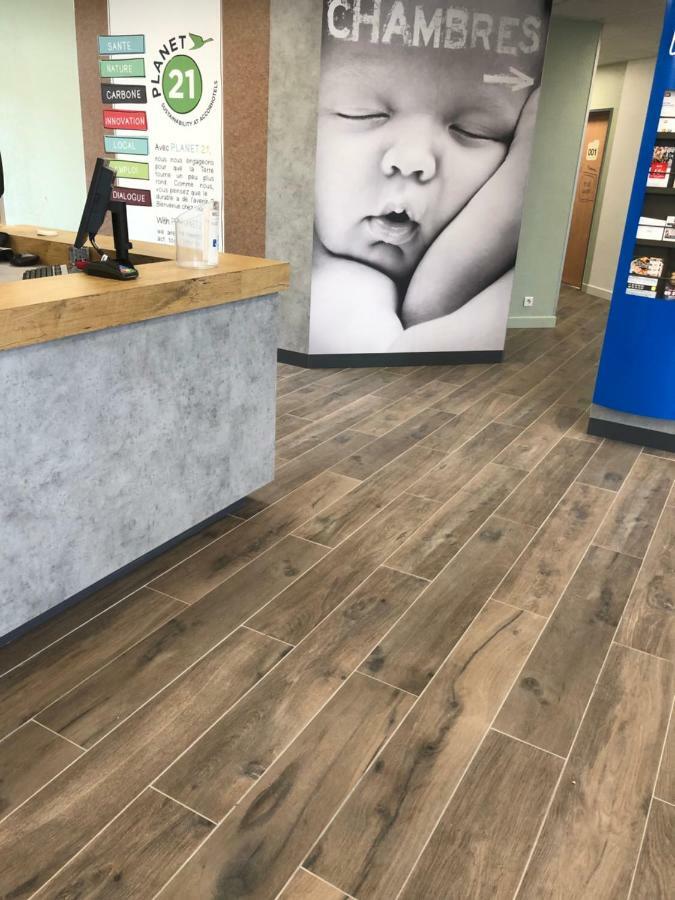 芒特拉若利宜必思快捷酒店 外观 照片